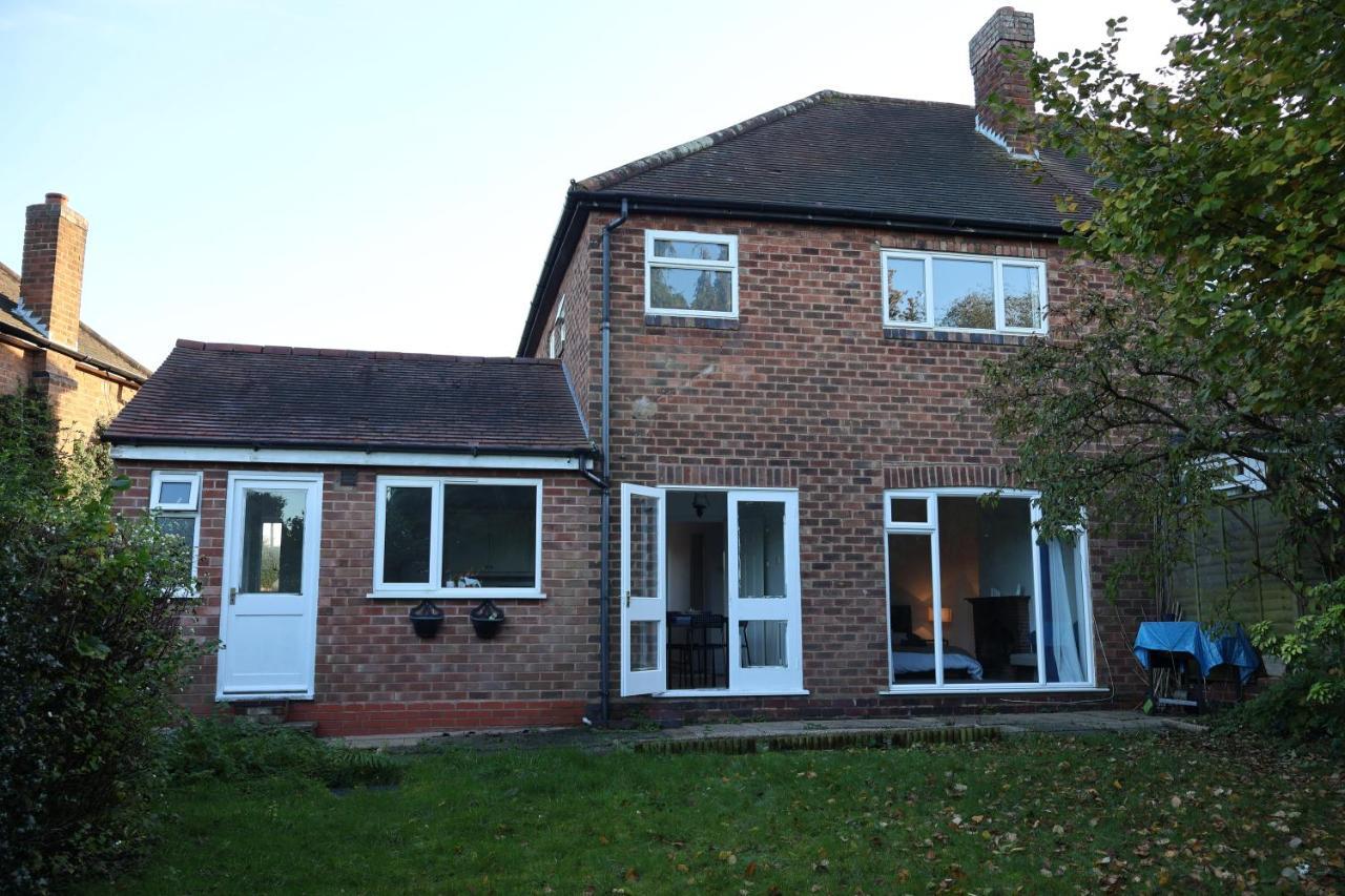 Spacious 4 Bed Home Near Nec, Jlr & Airport Parking For 3 Cars Ideal For Contractors! Solihull Exterior photo