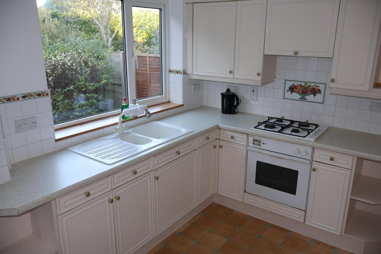 Spacious 4 Bed Home Near Nec, Jlr & Airport Parking For 3 Cars Ideal For Contractors! Solihull Exterior photo